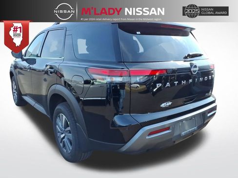 New 2026 Nissan Pathfinder SL image 5