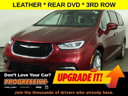 Used 2021 Chrysler Pacifica Touring-L w/ Uconnect Theater Family Group