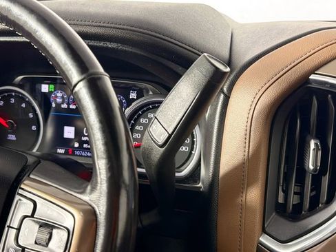 Used 2020 Chevrolet Silverado 1500 High Country w/ Technology Package image 17