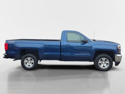 Used 2017 Chevrolet Silverado 1500 LT w/ LT Convenience Package image 3
