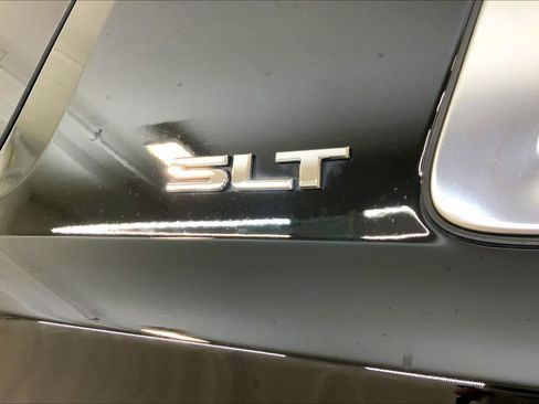 Used 2017 GMC Yukon SLT w/ Premium Edition AWD/4WD image 9
