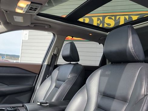 Used 2021 Nissan Rogue SL w/ Premium Package image 24