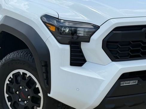 Used 2024 Toyota Tacoma TRD Off-Road w/ TRD Off Road Premium Package AWD/4WD image 3