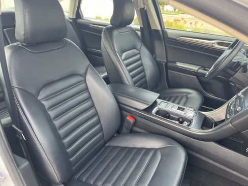 Used 2019 Ford Fusion SEL FWD image 21