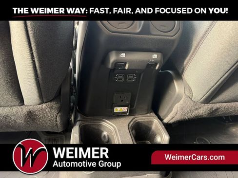 Used 2024 Jeep Wrangler Unlimited Sahara w/ Technology Group AWD/4WD image 16