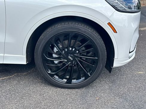New 2025 Lincoln Aviator Reserve w/ Luxury Package RWD image 12