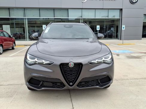 New 2025 Alfa Romeo Stelvio Sprint w/ Convenience Package image 4