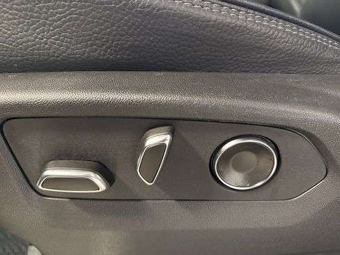 Used 2025 GMC Yukon XL Denali image 22