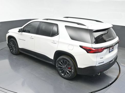 Used 2022 Chevrolet Traverse RS FWD image 30