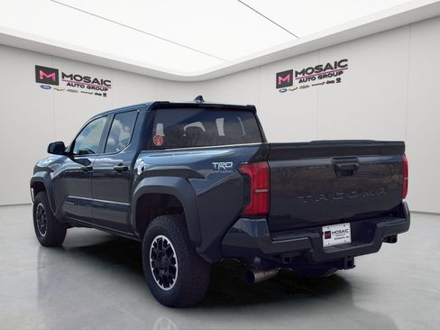 Used 2024 Toyota Tacoma TRD Off-Road AWD/4WD image 5