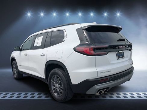 Used 2025 GMC Acadia Elevation FWD image 4