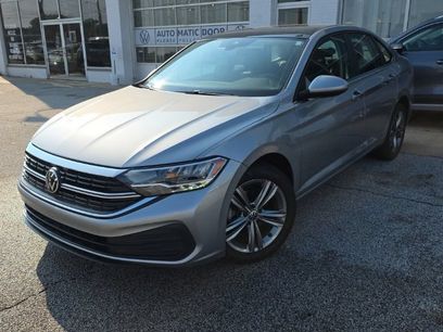 Used 2024 Volkswagen Jetta SE w/ Panoramic Sunroof Package