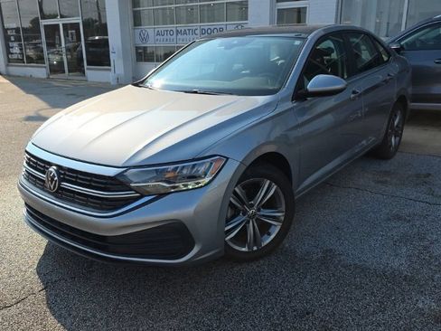 Used 2024 Volkswagen Jetta SE w/ Panoramic Sunroof Package FWD image 1