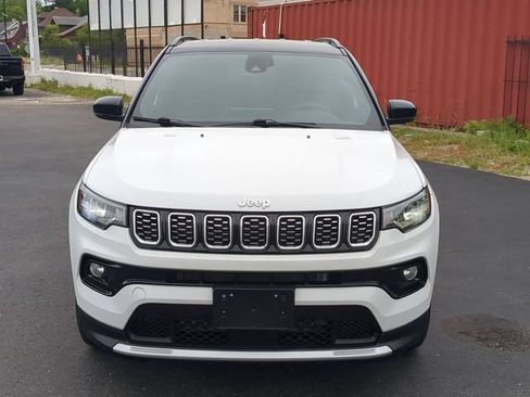 Used 2025 Jeep Compass Limited AWD/4WD image 9