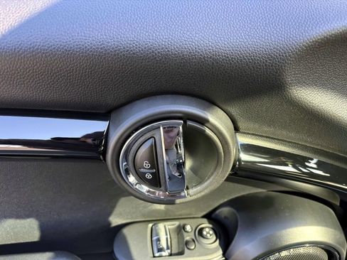 Used 2021 MINI Cooper SE w/ 8.8" Touchscreen Nav Package image 12