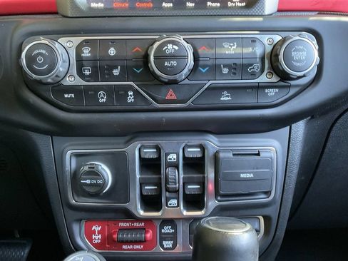 Used 2021 Jeep Gladiator Rubicon AWD/4WD image 26