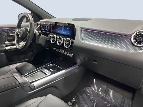 Used 2025 Mercedes-Benz GLA 250 4MATIC image 12