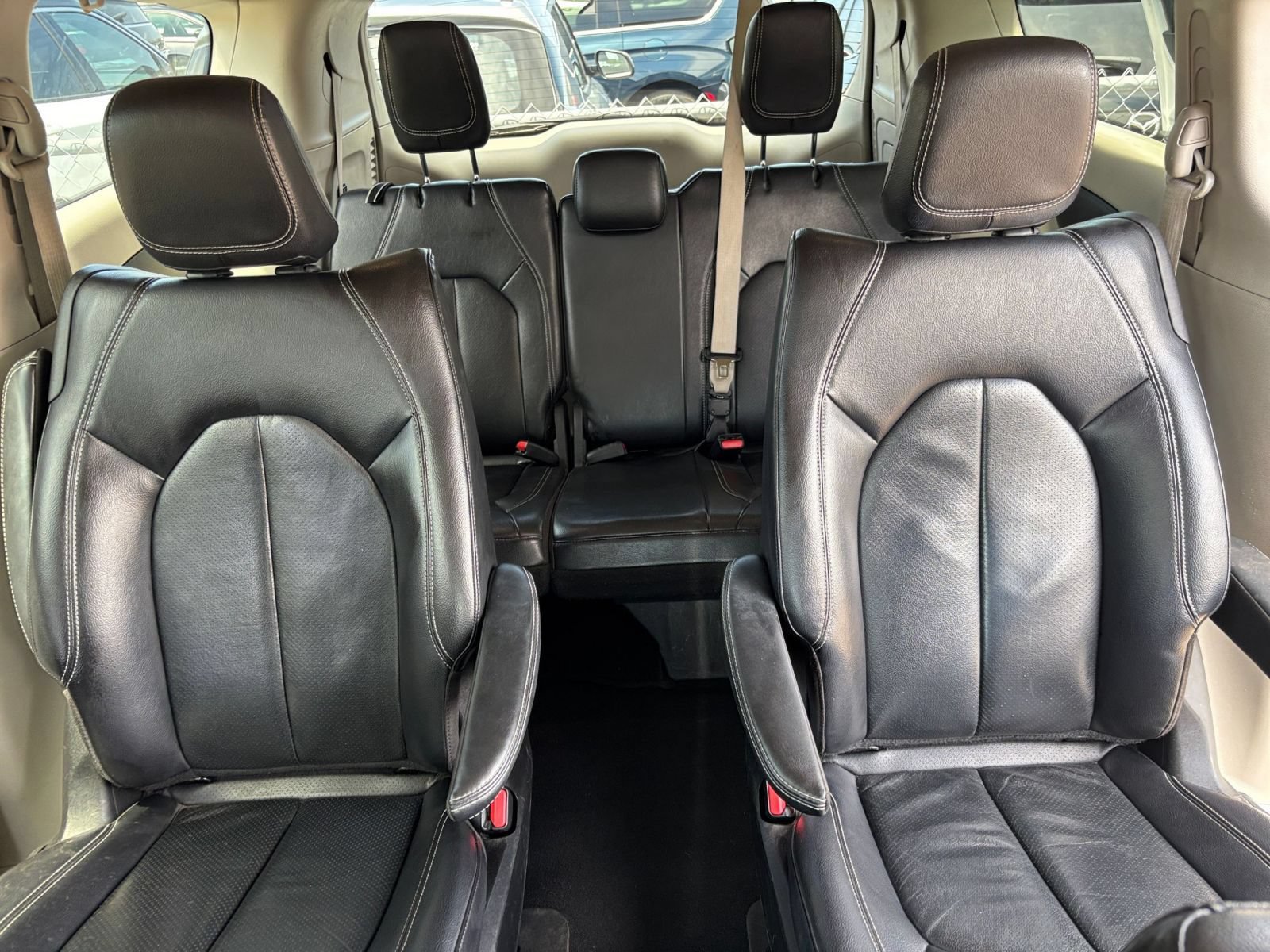 Used 2022 Chrysler Pacifica Touring-L FWD image 40