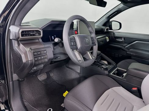 Certified 2025 Toyota Tacoma TRD Off-Road AWD/4WD image 9