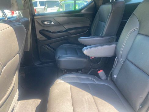 Used 2023 Chevrolet Traverse LT w/ LT Premium Package AWD/4WD image 9
