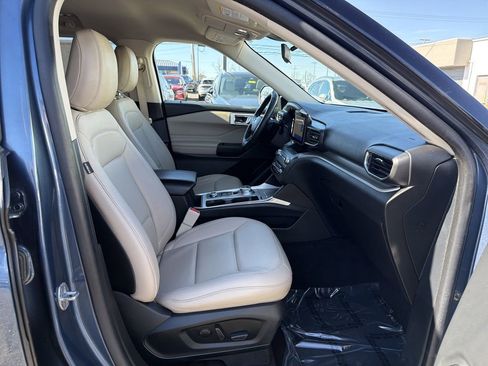 Used 2020 Ford Explorer XLT w/ Equipment Group 202A image 15