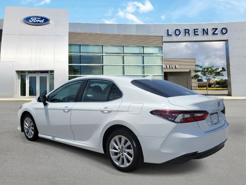 Used 2021 Toyota Camry LE FWD image 7