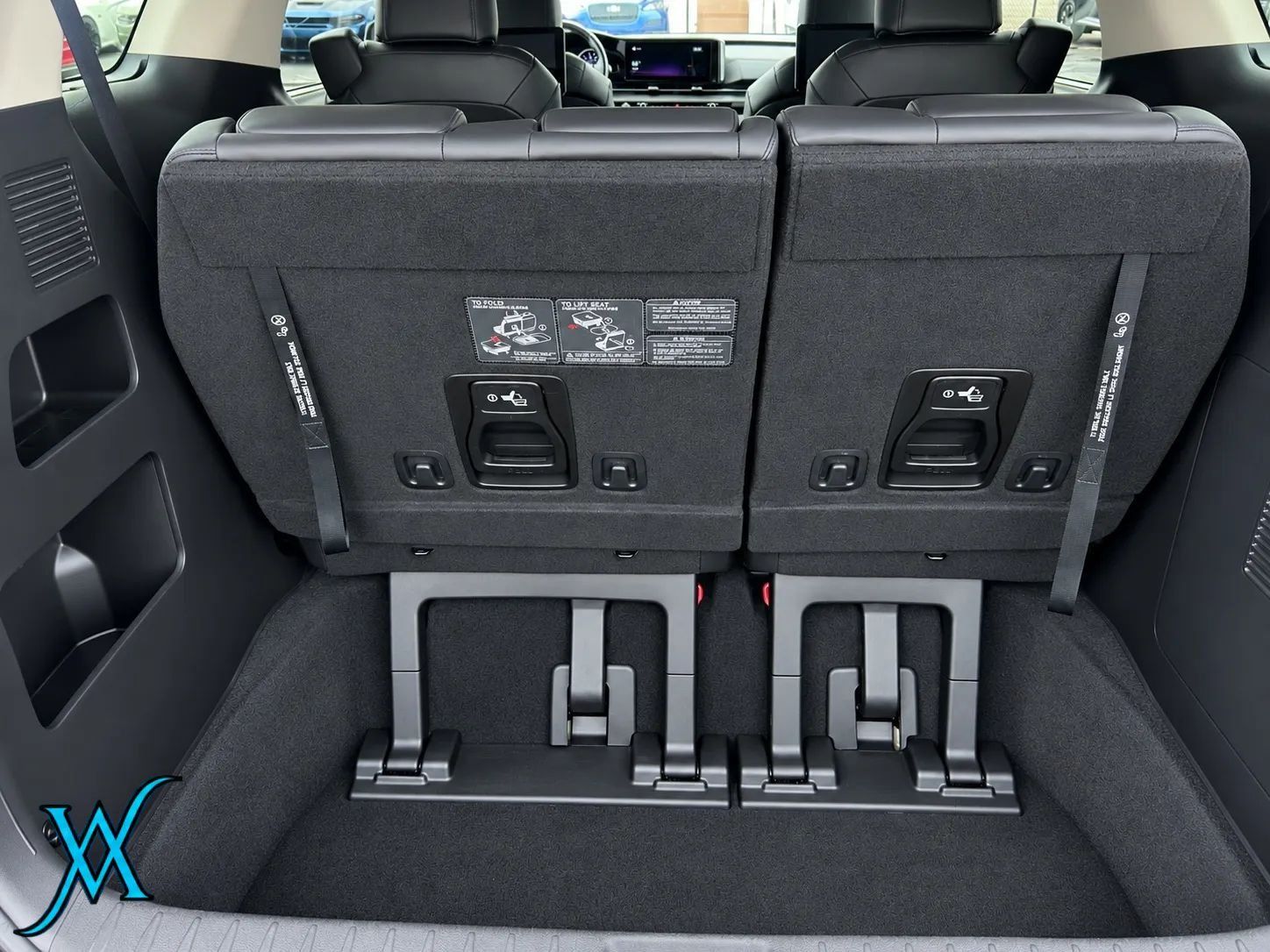 Used 2022 Kia Carnival SX FWD image 16