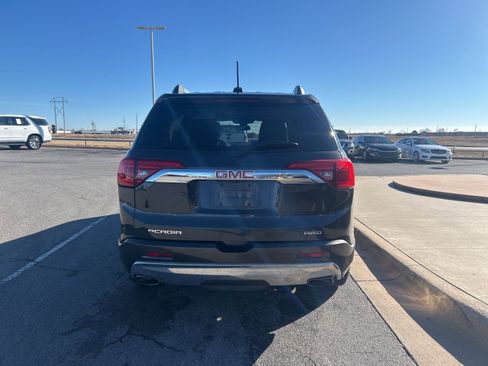 Used 2017 GMC Acadia Denali image 6