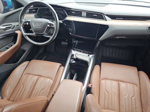 Used 2019 Audi e-tron Prestige w/ Prestige Package image 28