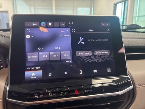 Used 2024 Jeep Compass Limited image 18