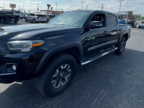 Used 2023 Toyota Tacoma TRD Off-Road w/ TRD Premium Off Road Package image 5