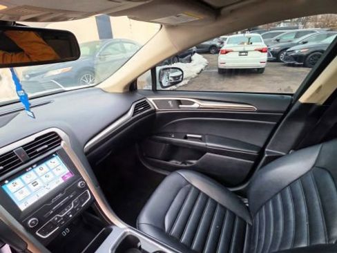 Used 2019 Ford Fusion SEL image 12
