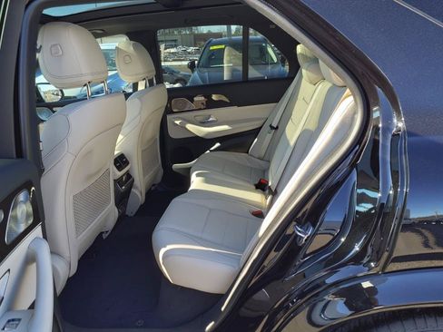 Used 2025 Mercedes-Benz GLE 450 4MATIC image 11