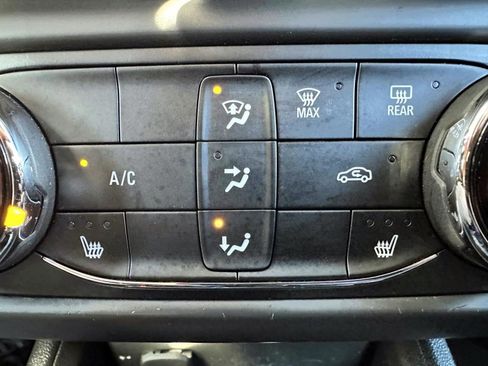 Used 2023 Chevrolet TrailBlazer LT AWD/4WD image 23