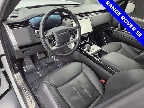 Used 2024 Land Rover Range Rover SE image 25