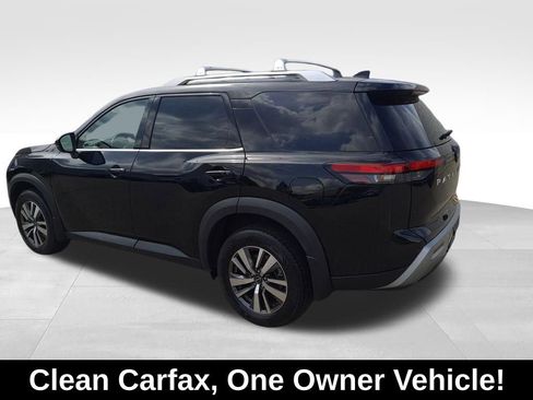 Certified 2024 Nissan Pathfinder SL image 3