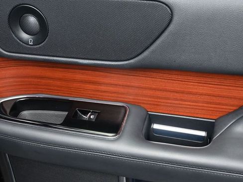 Used 2024 Lincoln Navigator L 4WD image 33