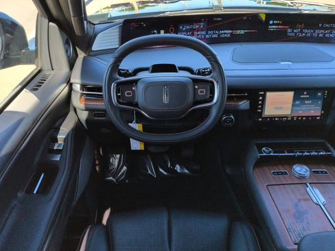 New 2026 Lincoln Navigator L Black Label AWD/4WD image 17