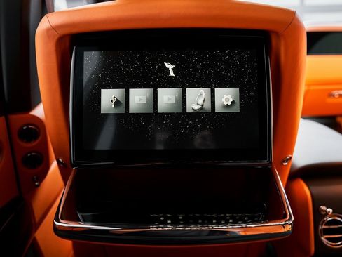 Used 2025 Rolls-Royce Cullinan image 64