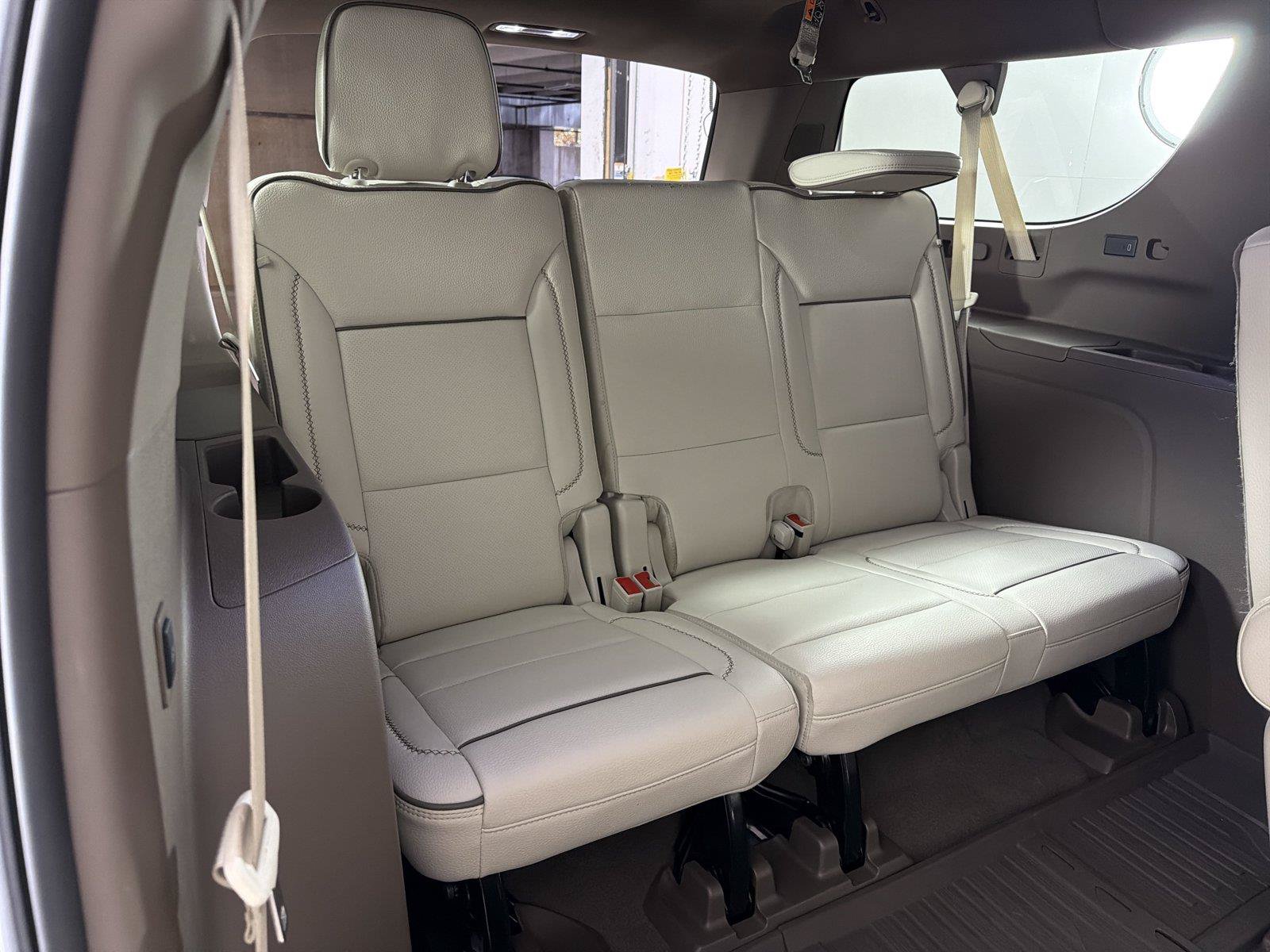 Used 2025 GMC Yukon XL Denali w/ Sun & Power Step Package RWD image 13
