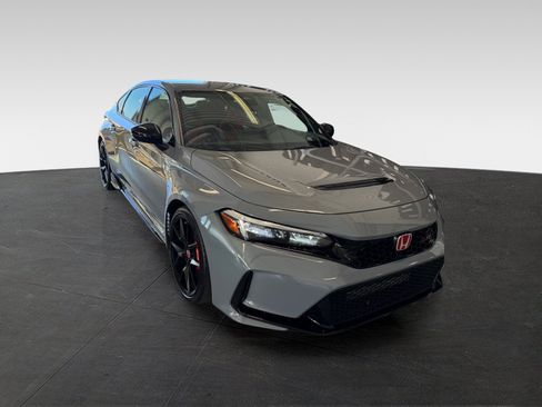 Used 2025 Honda Civic Type R image 3
