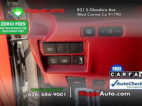 Used 2023 Lexus IS 500 w/ Accessory Package RWD image 27