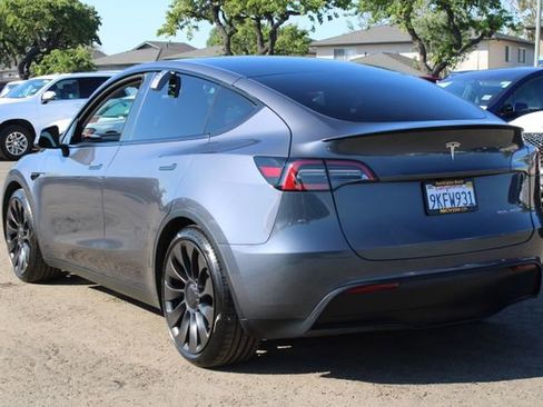 Used 2023 Tesla Model Y Performance image 3