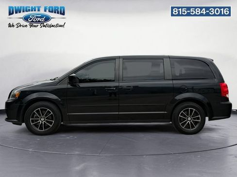 Used 2017 Dodge Grand Caravan GT FWD image 2