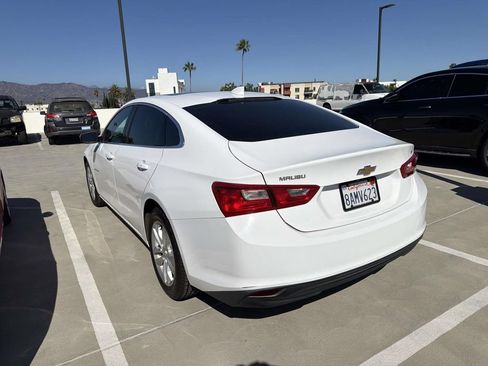 Used 2018 Chevrolet Malibu LT FWD image 16