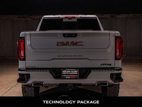 Used 2024 GMC Sierra 1500 AT4 w/ Technology Package image 7