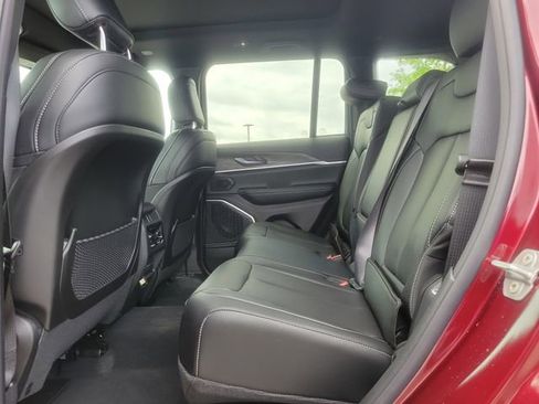 New 2026 Jeep Grand Cherokee Limited RWD image 9