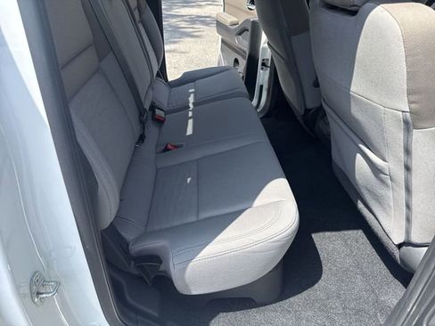 Used 2022 Nissan Frontier SV w/ Technology Package AWD/4WD image 11