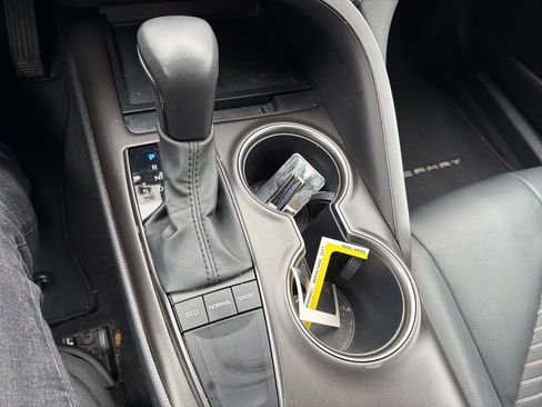 Used 2024 Toyota Camry SE image 21