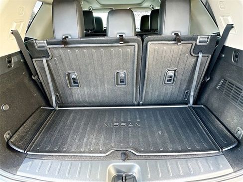 Used 2024 Nissan Pathfinder Platinum w/ Cargo Package image 25